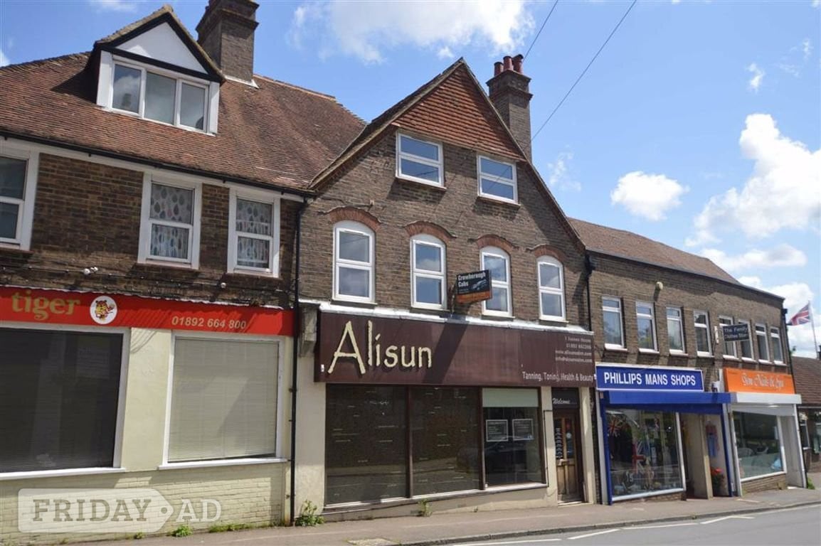 A first floor flat to rent in Crowborough