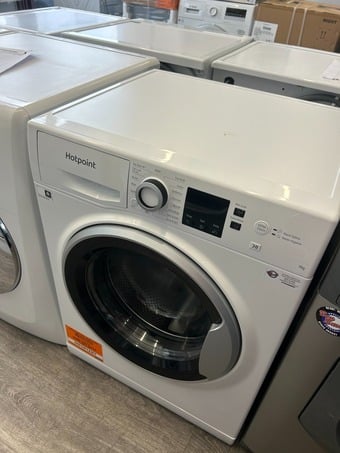 HOTPOINT 7KG WASHING MACHINE 