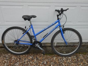 Ladies 15 speed 26 inch wheel bicycle