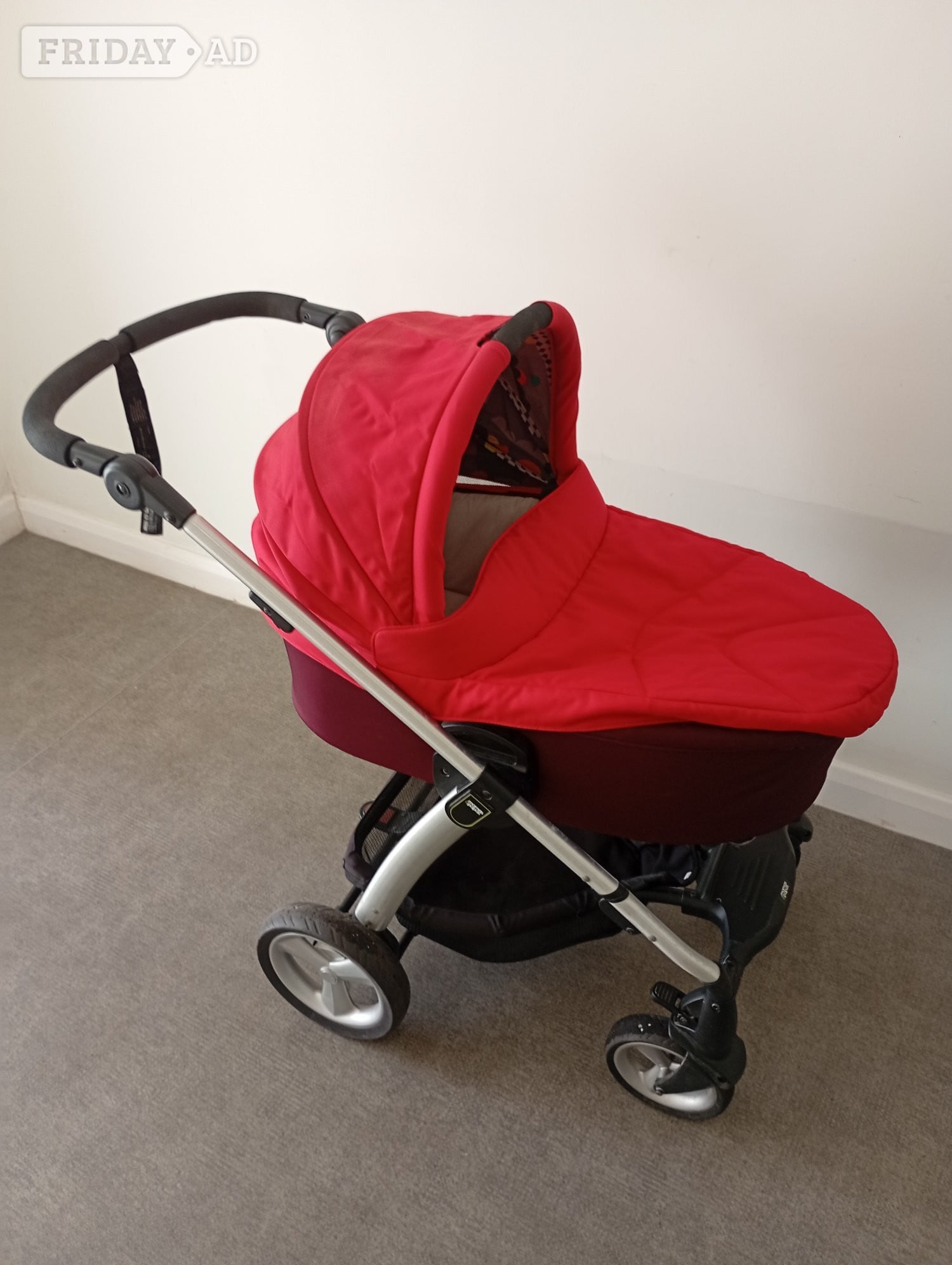 Mamas and Papas buggy with cot car seat and extras,  in Battle