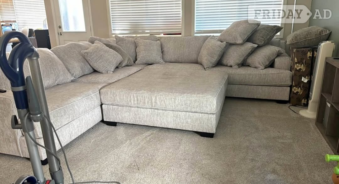 Beautiful Sectional couch 