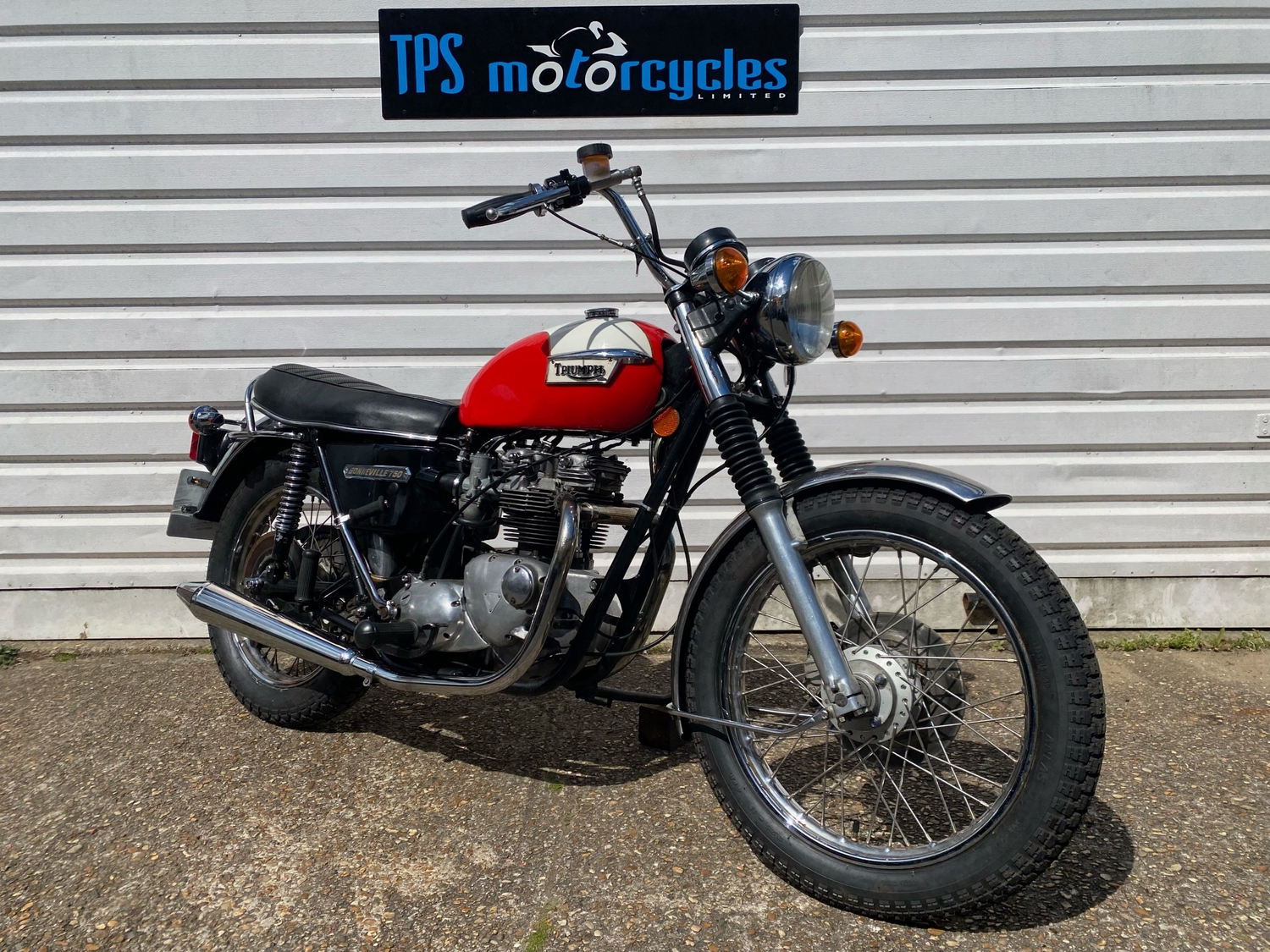 Triumph Bonneville 1977 - Motorbikes, Scooters & Quads in Eastbourne