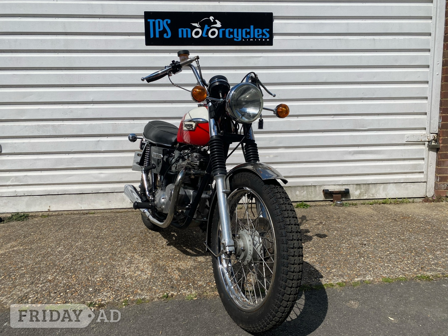 [ berth ]Triumph Bonneville