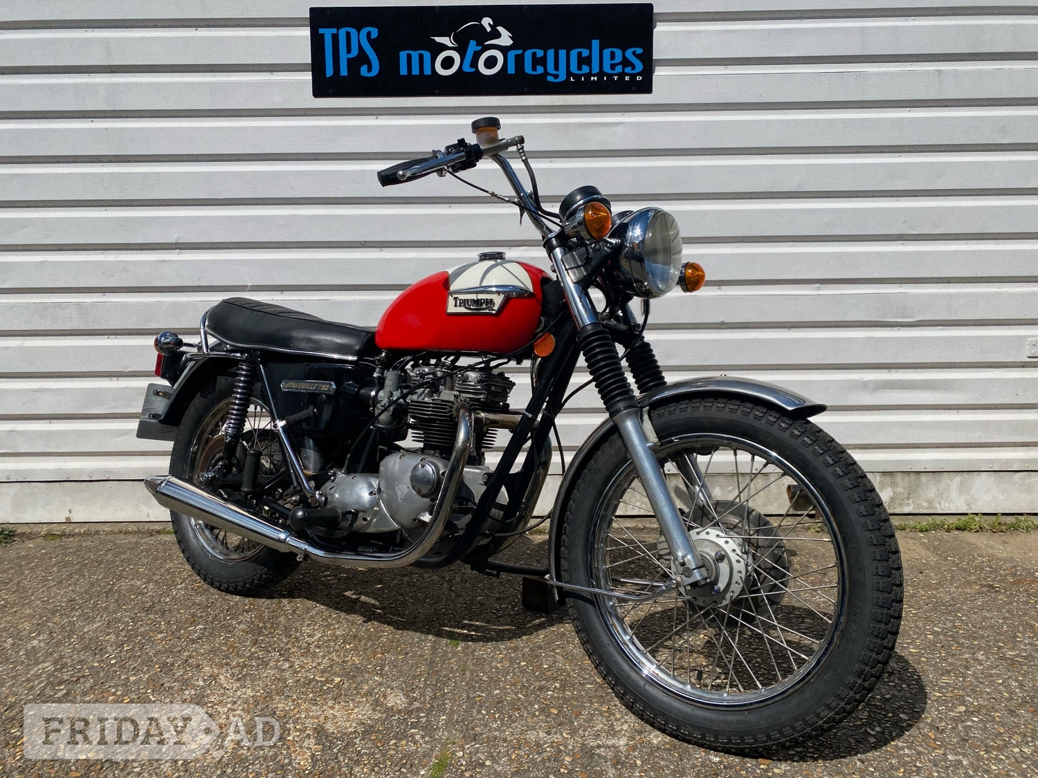 Triumph Bonneville 1977 - Motorbikes, Scooters & Quads in Eastbourne