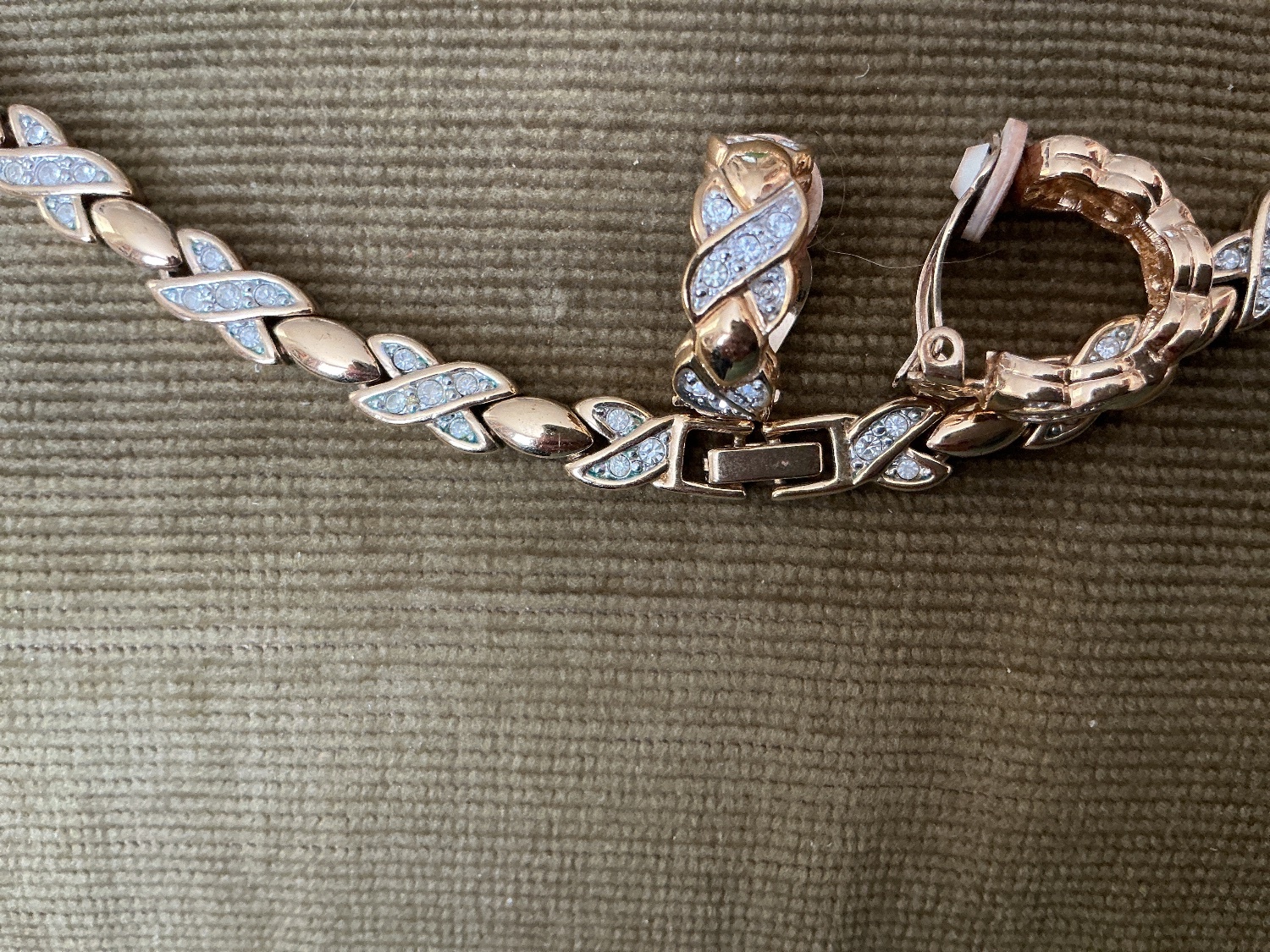 Beautiful jewellery set 