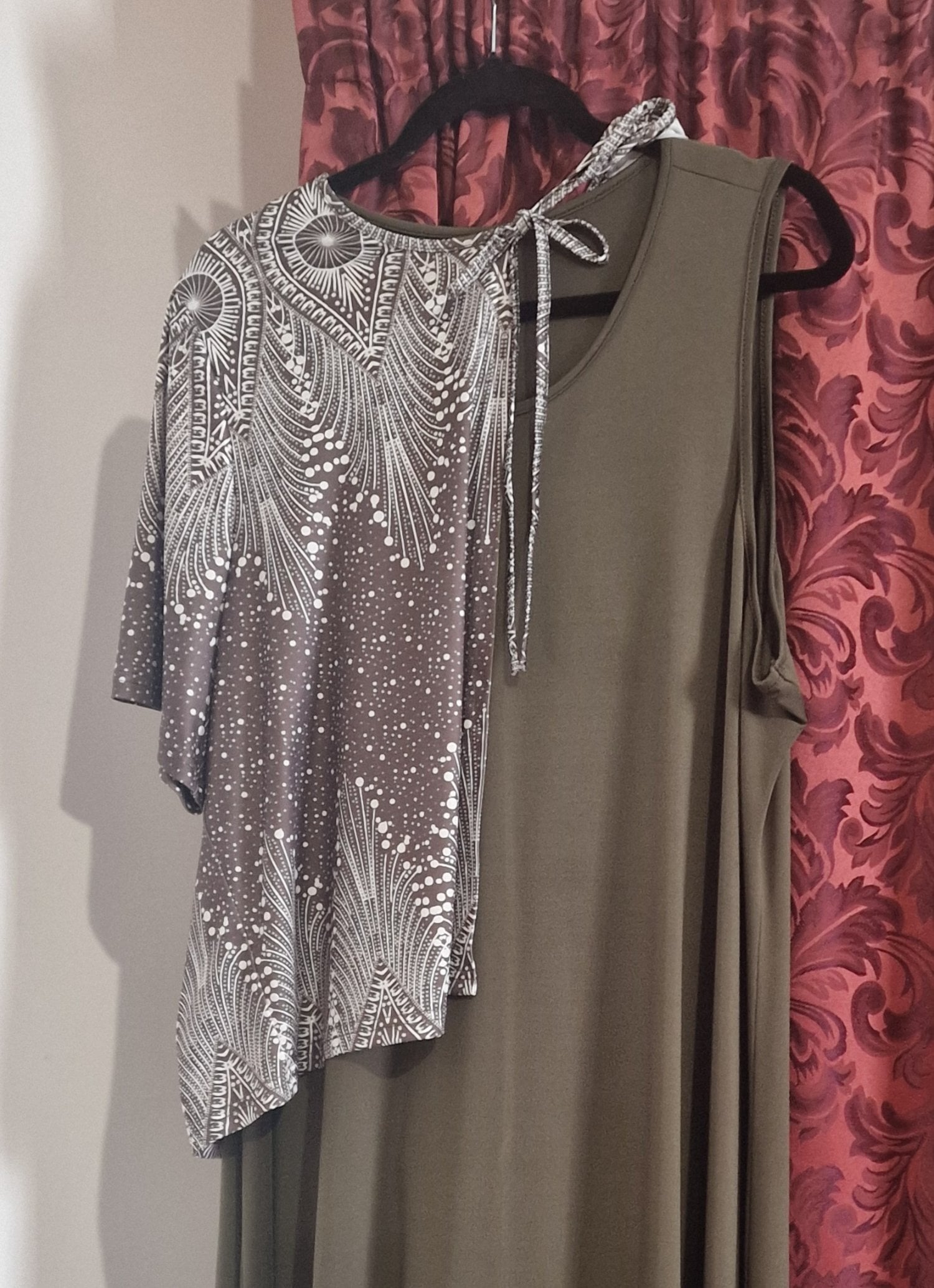 Dresses olive green  &  dark blue 