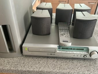 Sony DAV-S300 Compact Av System