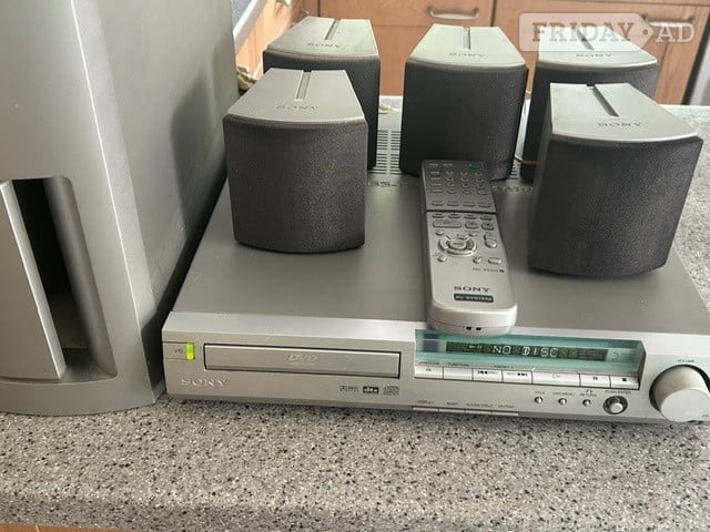 Sony DAV-S300 Compact Av System in St. Albans