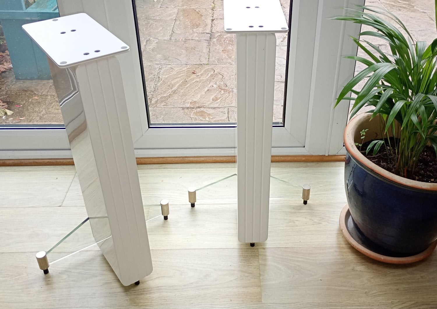 Calne Q Acoustic concept 20 speakers and Concept stands package as new.