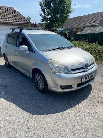 toyota corolla 7-seater verso