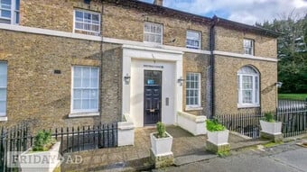Woolwich SE18 DOUBLE ROOM grade11 listed gated development 