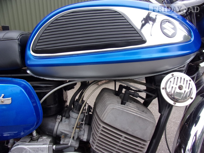 Suzuki T305 1969 - Motorbikes, Scooters & Quads
