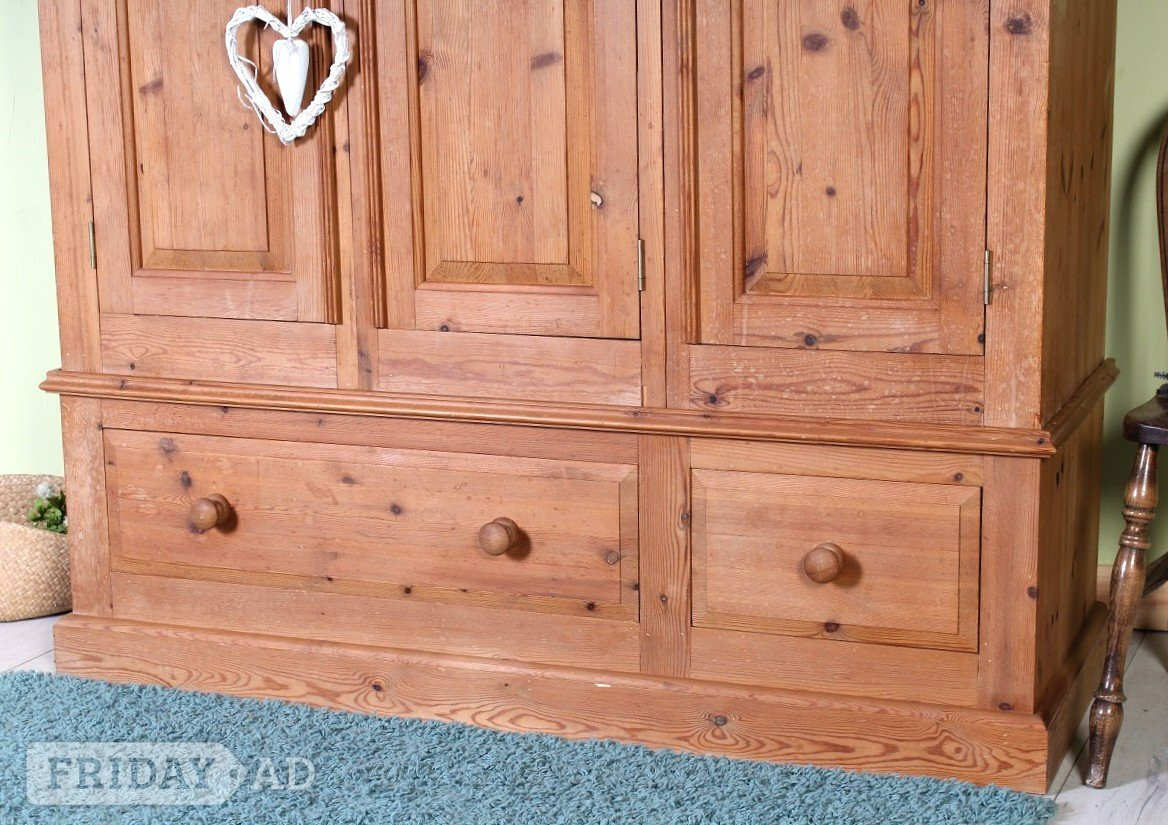 Delivery Options - Pine Farmhouse Triple Wardrobe Rustic - Furniture in Hailsham