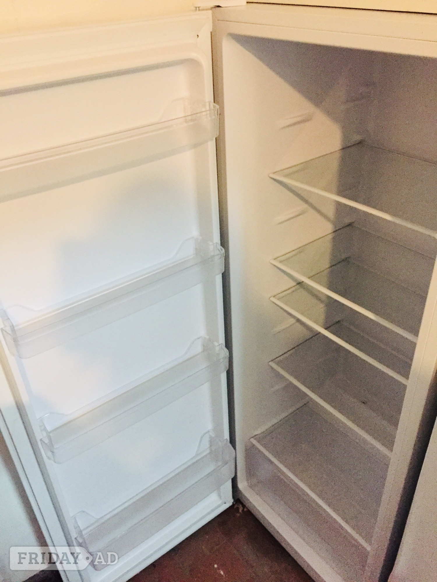 Bush free standing fridge like new £99