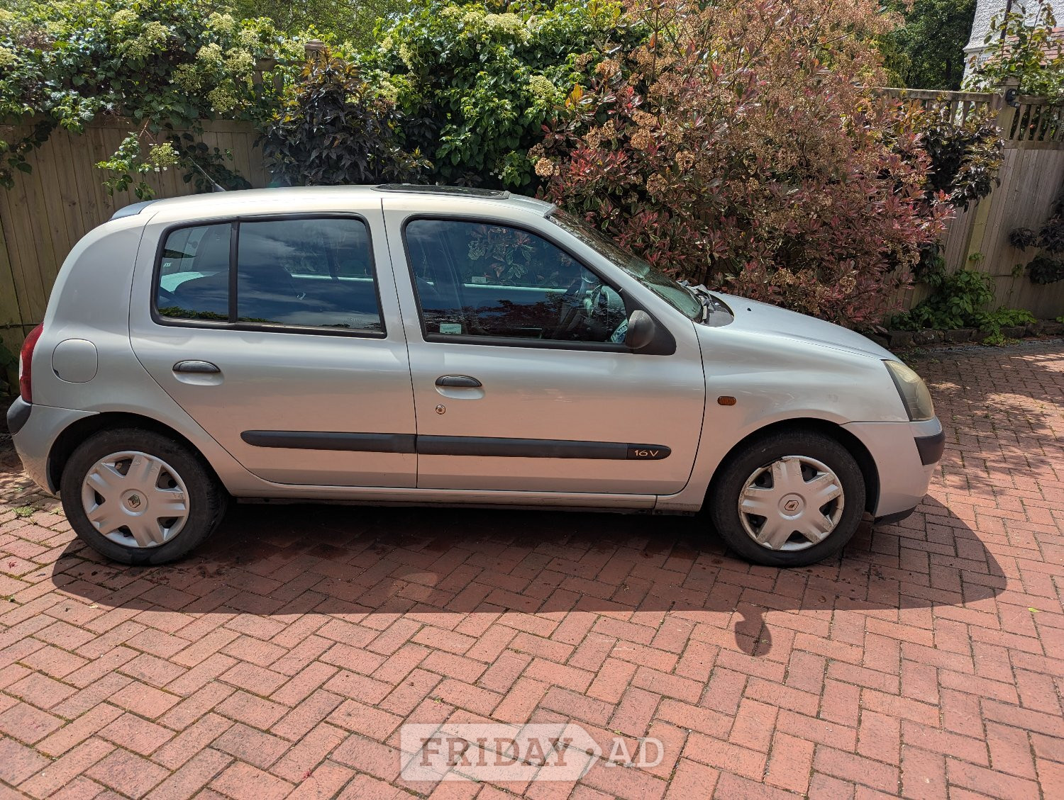 [ berth ]Renault Clio