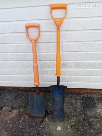 2  Used VERY HEAVY DUTY Builders/Gardeners used shovels.  