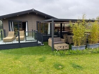 FOR SALE, LUXURY LODGE YORKSHIRE SPA RETREAT, HELMSLEY, YORK, HARROGATE, PET FRIENDLY