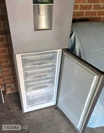 Hisense Freestanding No Frost Fridge Freezer with Water Dispenser