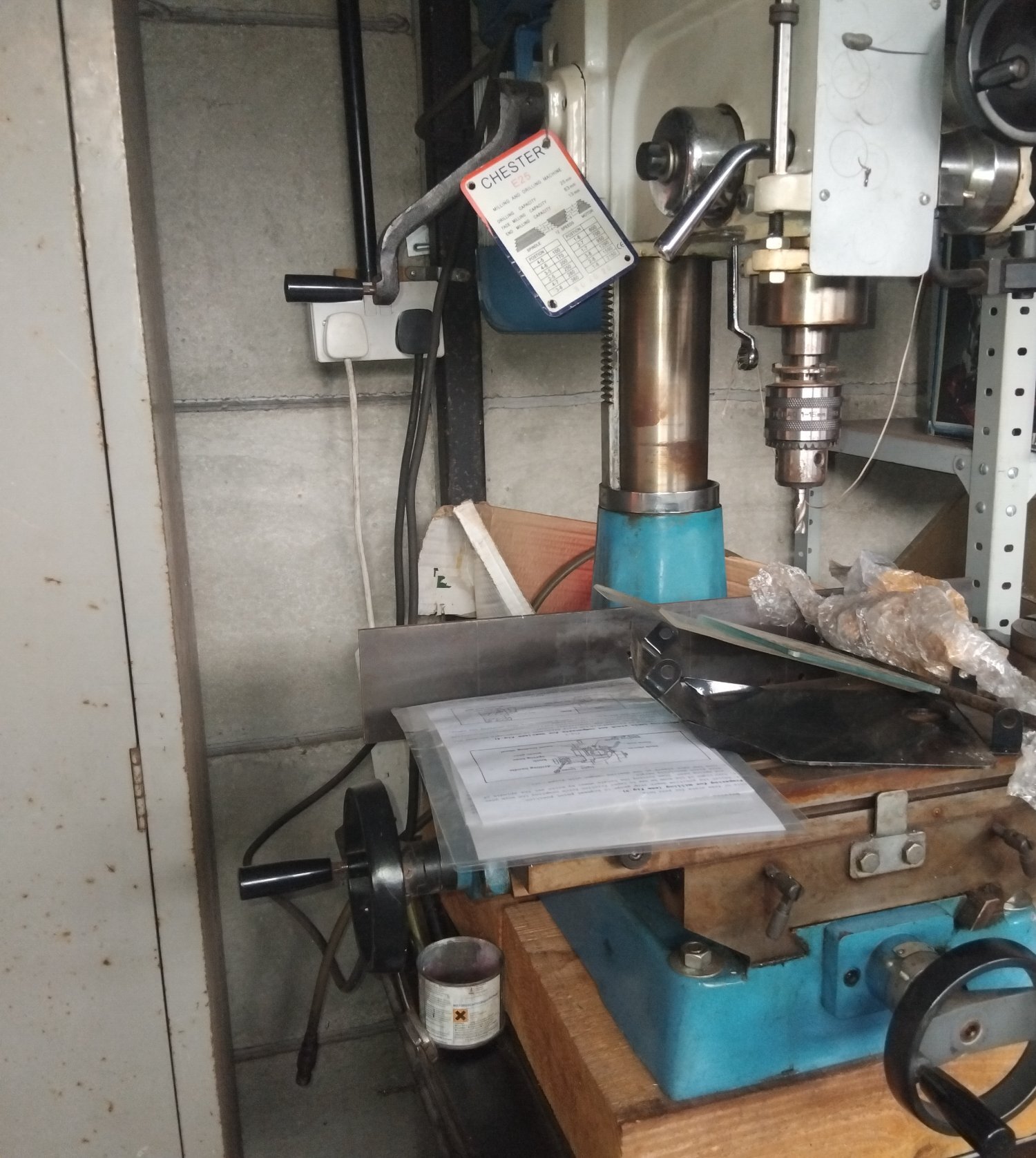 MILLING MACHINE WITH ROTARY TABLE IN WORKING ORDER.  - DIY in Fareham