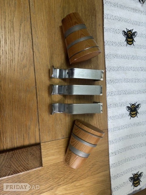 Chrome 28mm curtain rail with accessories in Liverpool