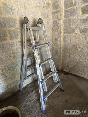Heavy Duty Aluminum self-supporting extension ladder