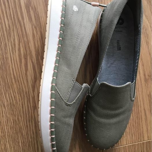 Ladies Clark’s shoes 6.5