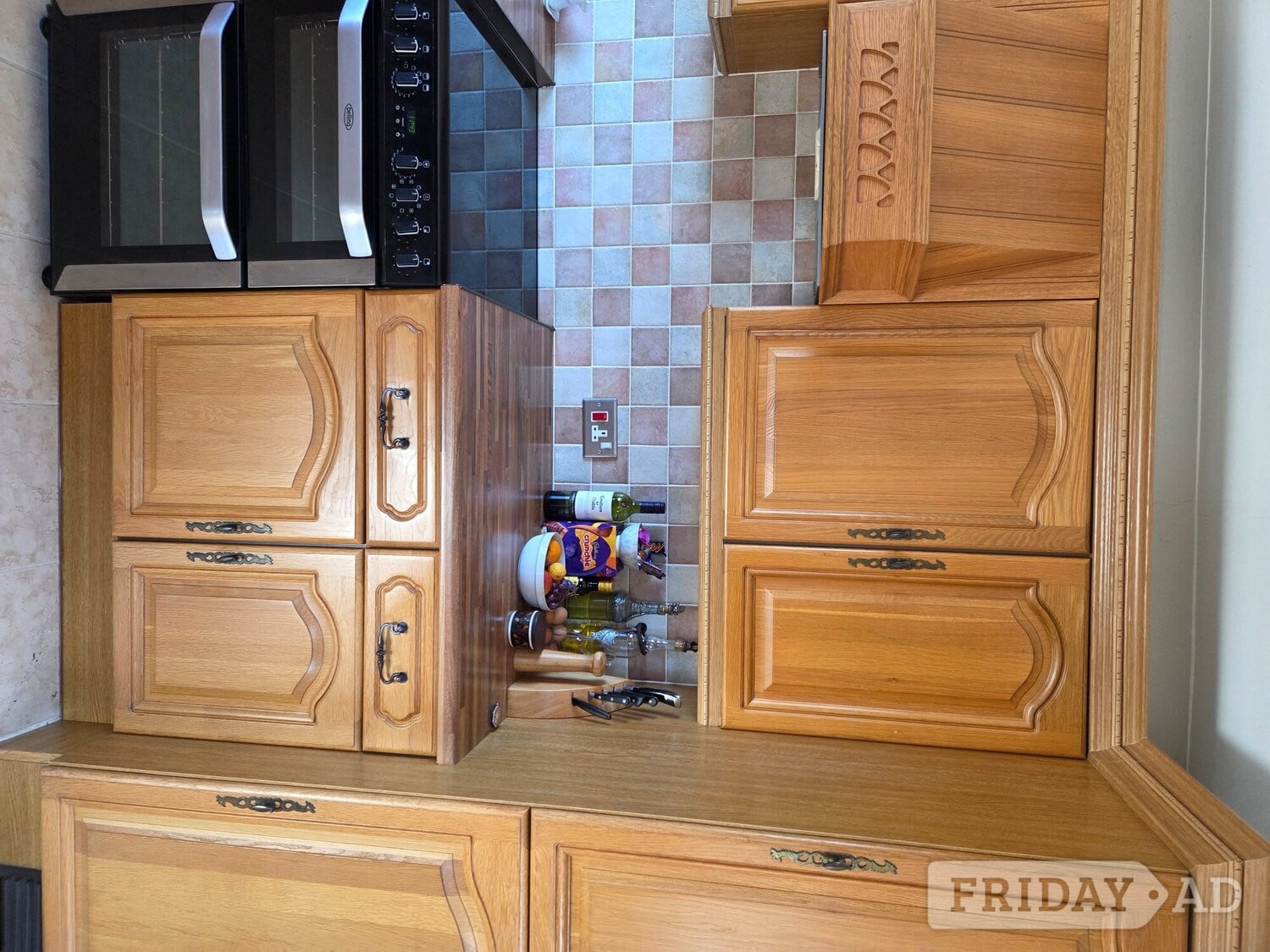 Full Kitchen, oak doors and cabinets