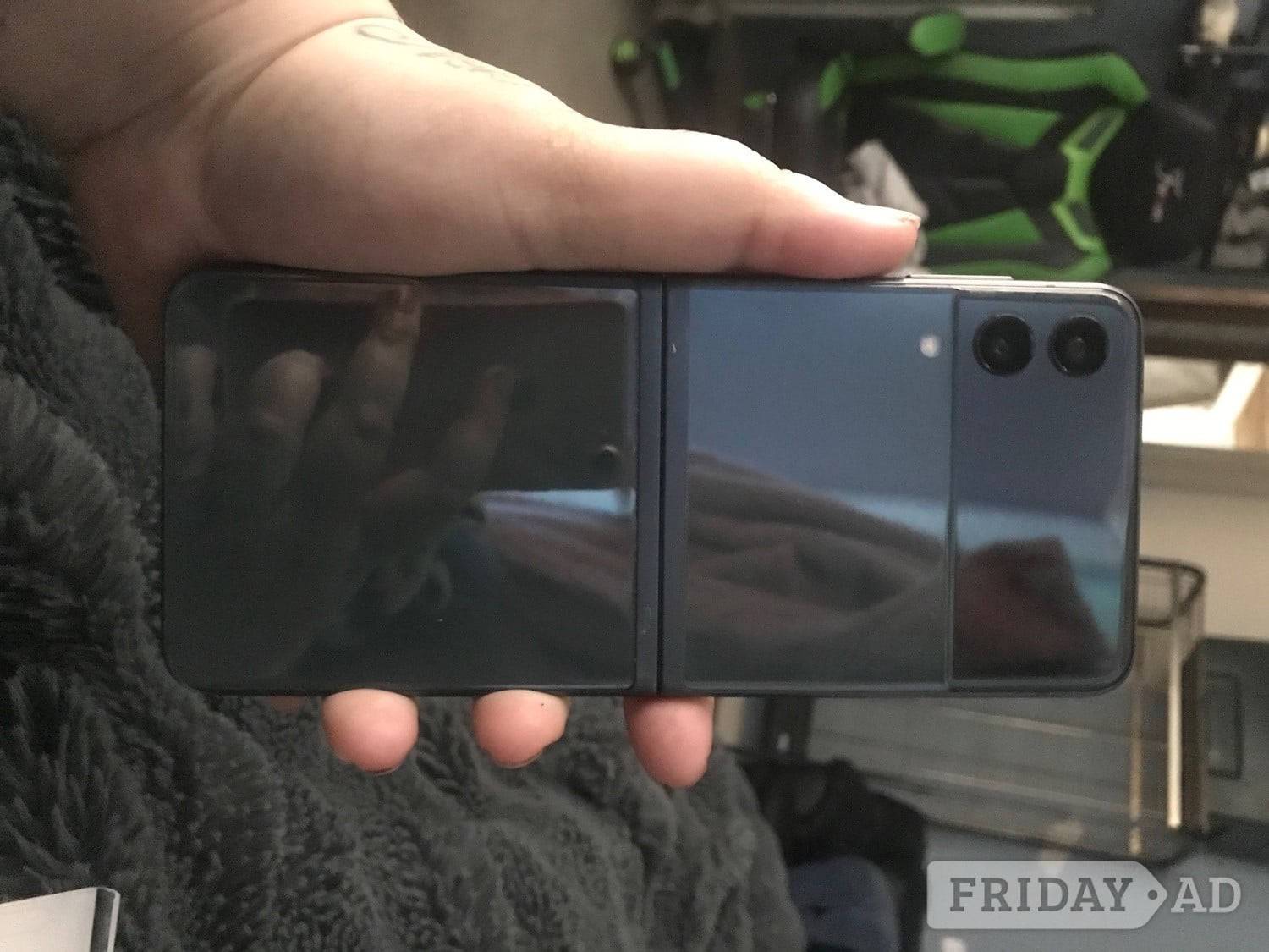 Samsung galaxy flip 3 5G phone