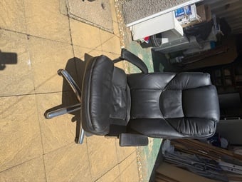 Computer gaming chair