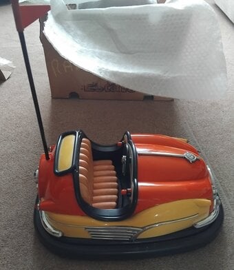 RADIO BUMPER CAR DODGEM 1980s vintage NOVELTY