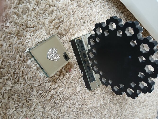 Tunbridge Wells Small glass mirror and small glass heart mirrored box