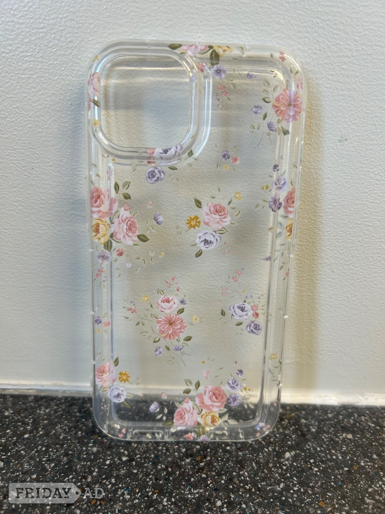 4 iPhone 14 phone cases - Phones & Accessories