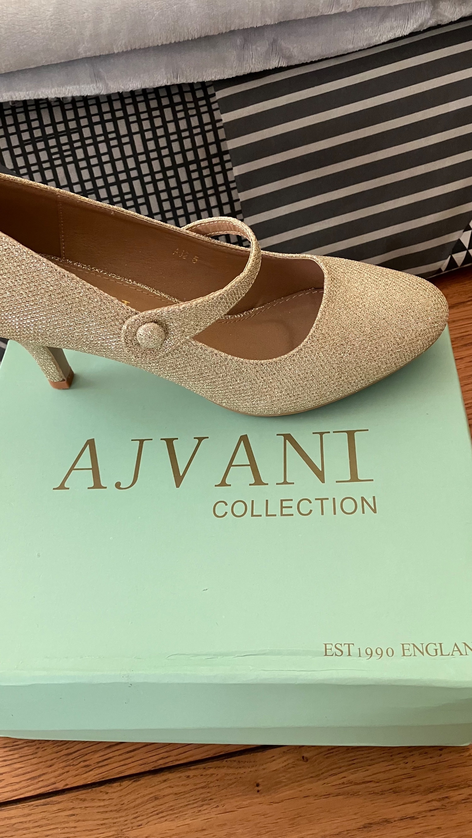 Ajvani sparkling gold high heels Size 5 Like new - Clothing, Footwear & Accessories in Peacehaven