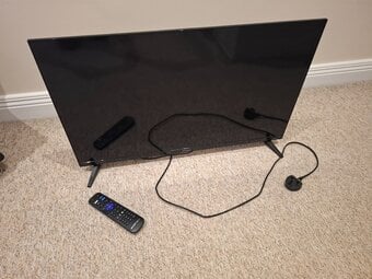 32" Sharp HD ready Roku TV