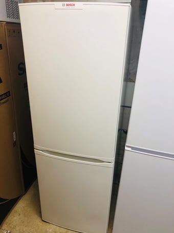 Bosch frost free fridge freezer works perfectly 