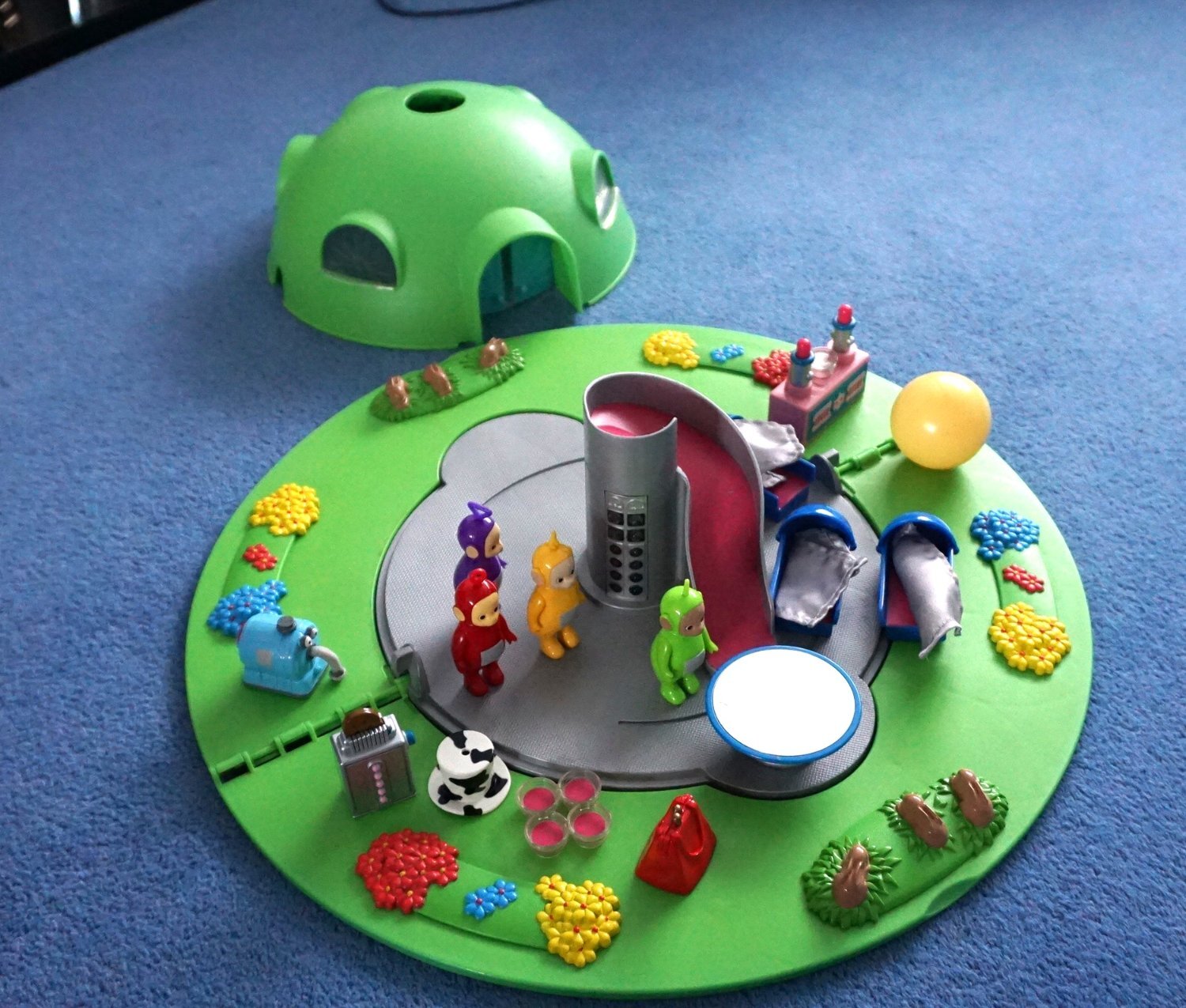 TELETUBBIES HOME HILL PLAYSET      - Baby & Kids in Sittingbourne