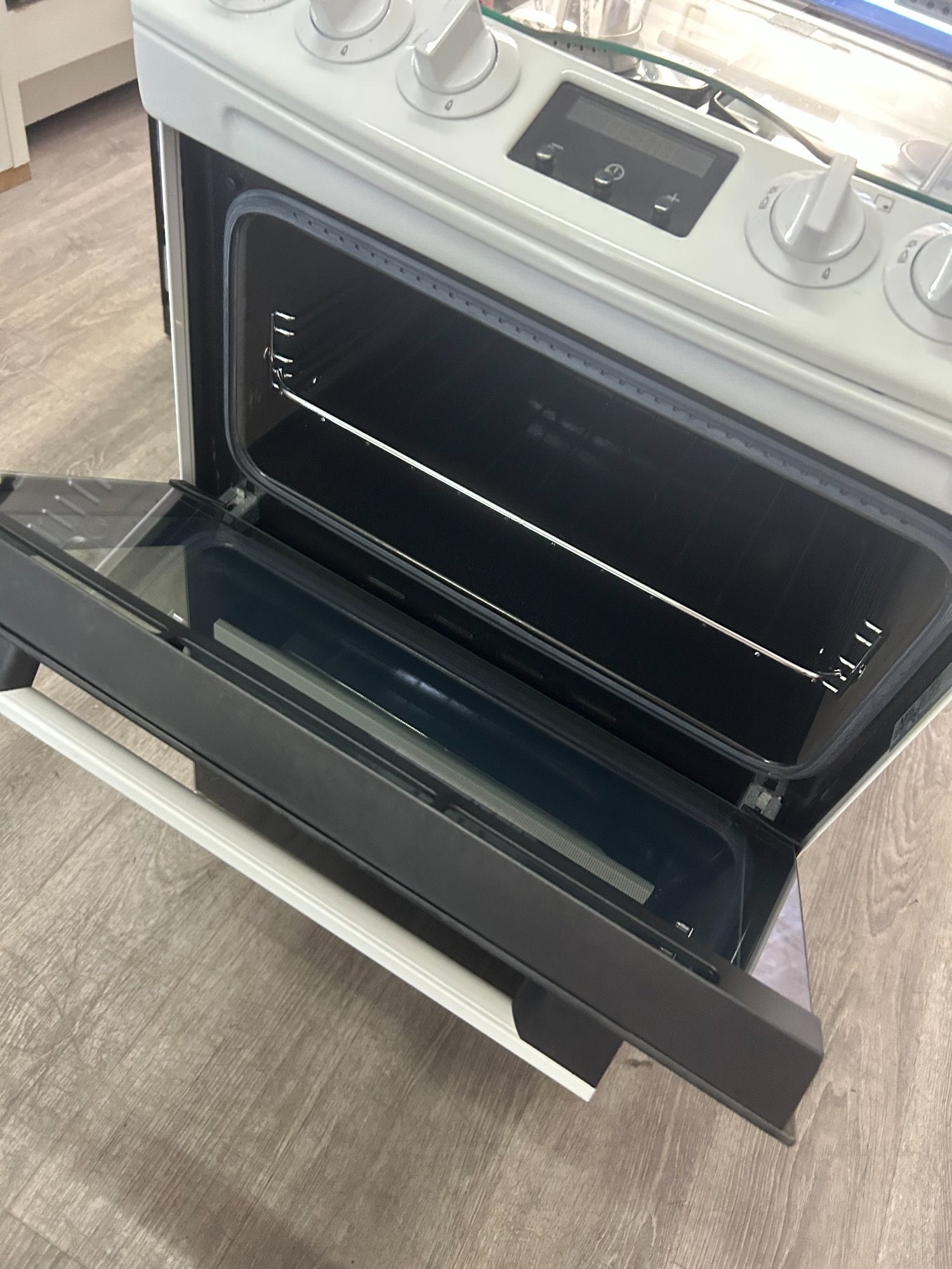 AEG GAS COOKER