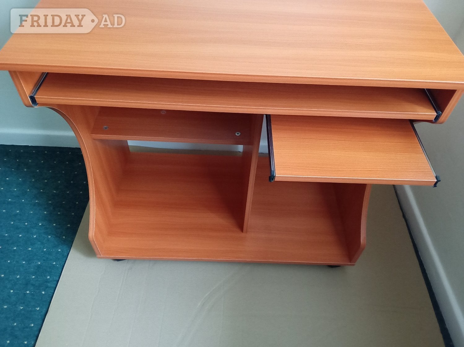 Wolverhampton Compact computer desk 