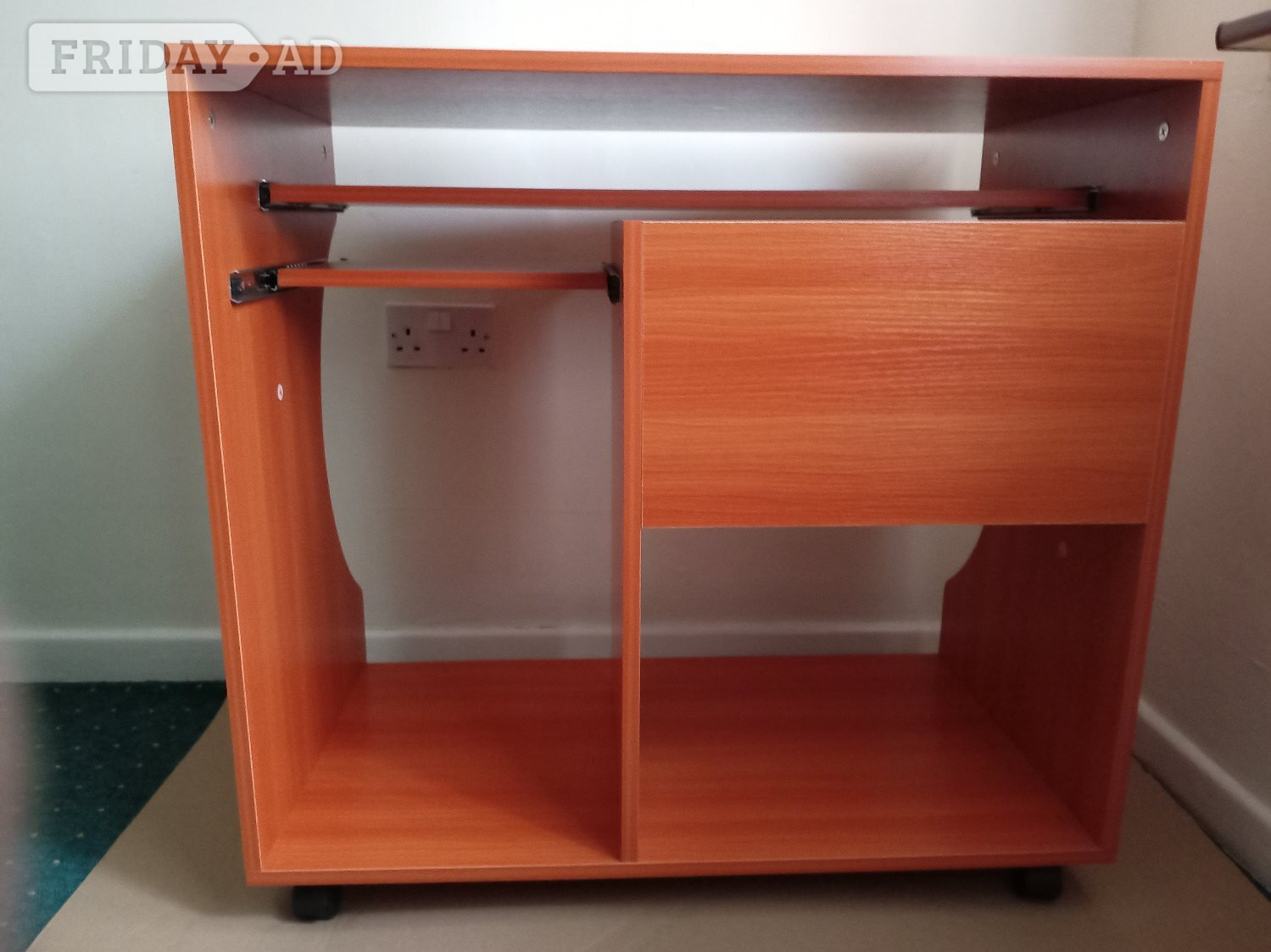Compact computer desk  - Furniture in Wolverhampton