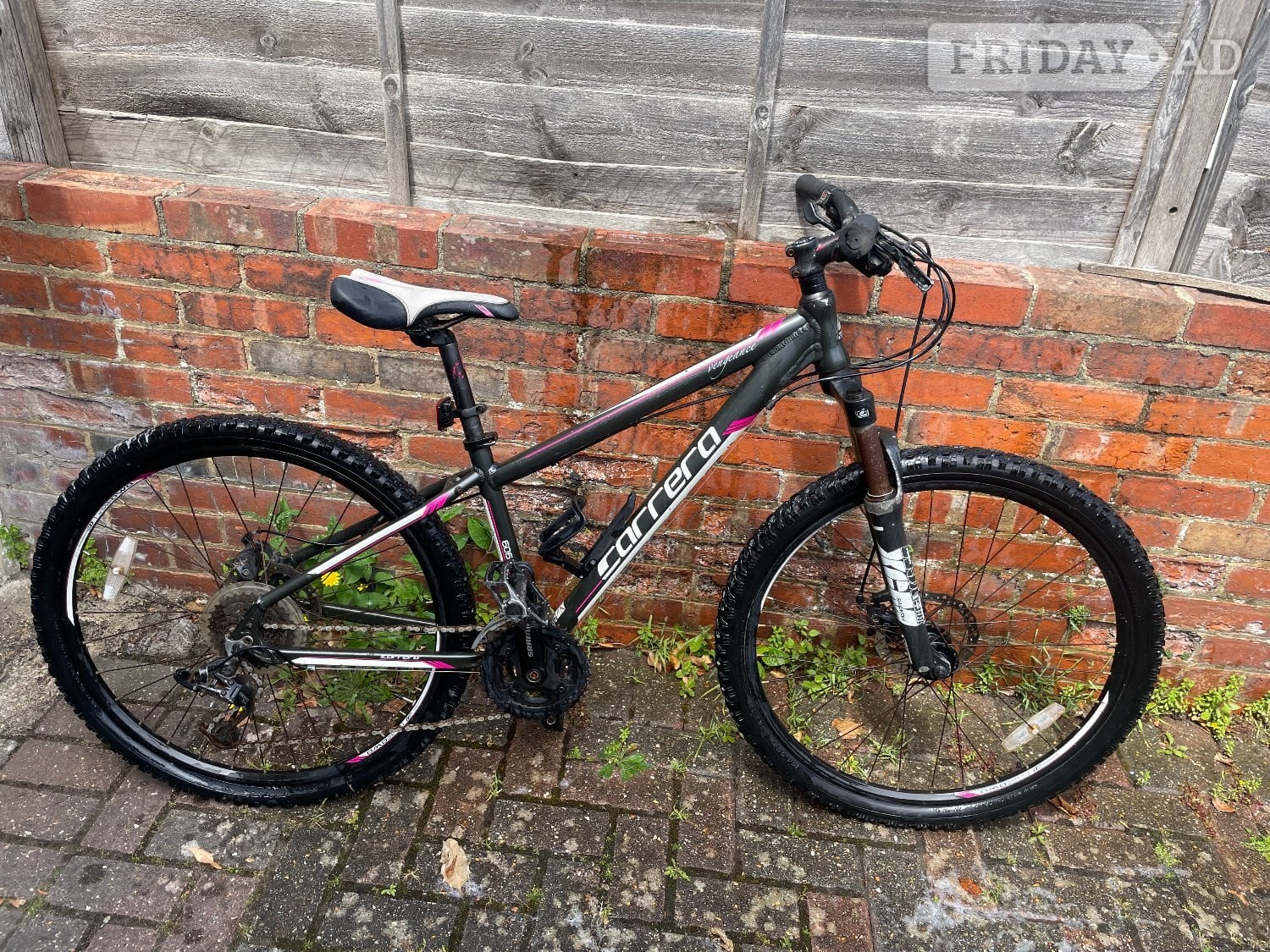 Ladies Carrera Vengance bike drinks holder 24 gears good conditon in Shoreham-By-Sea