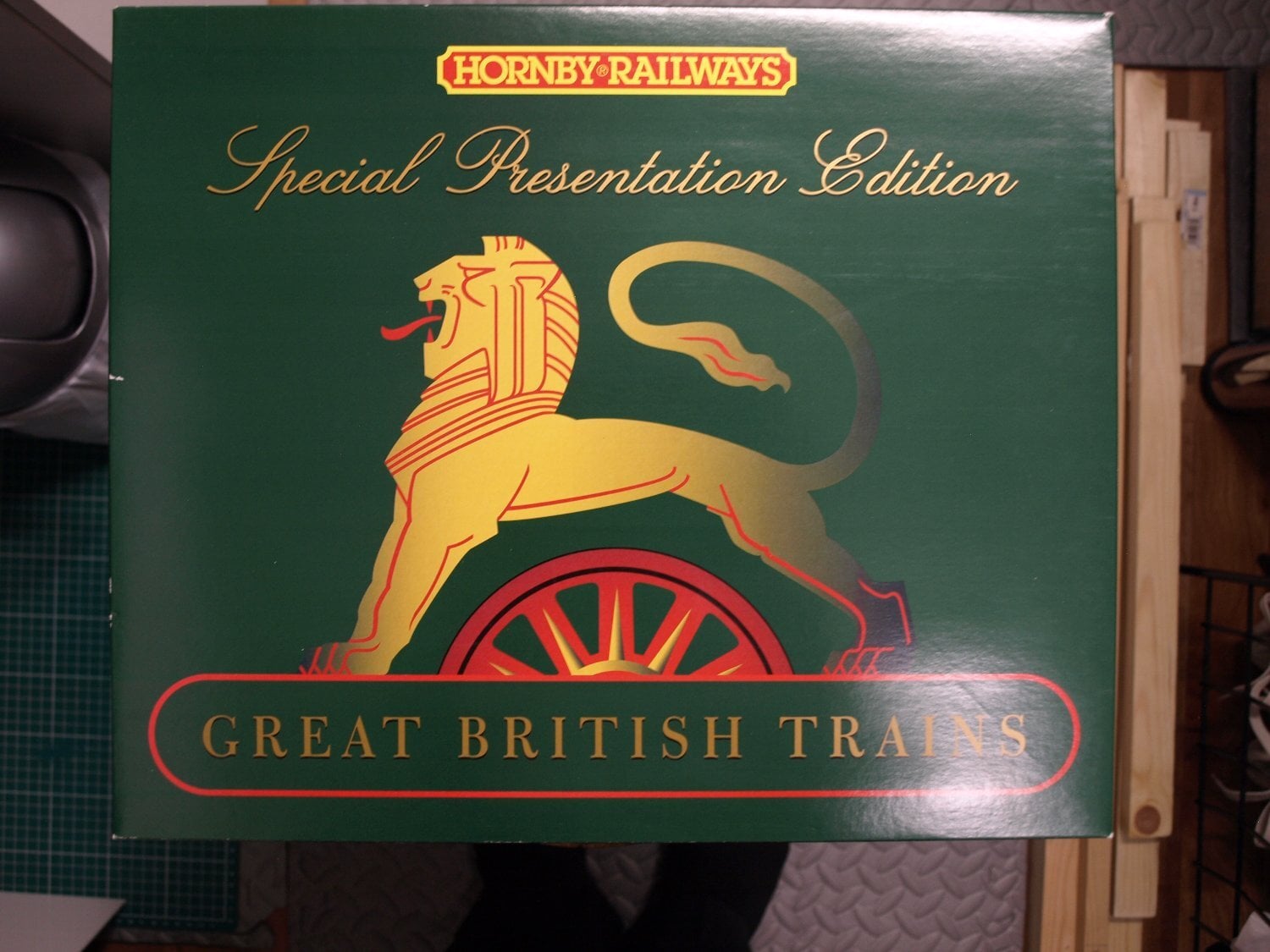 Special Presentation Edition R2031 The Bristolian Train Pack in Worthing