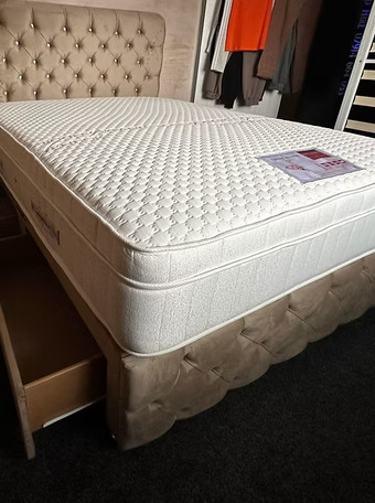 4 Foot - Handmade ROMNEY Divan with 4 Drawers, Floor standing Hb 
