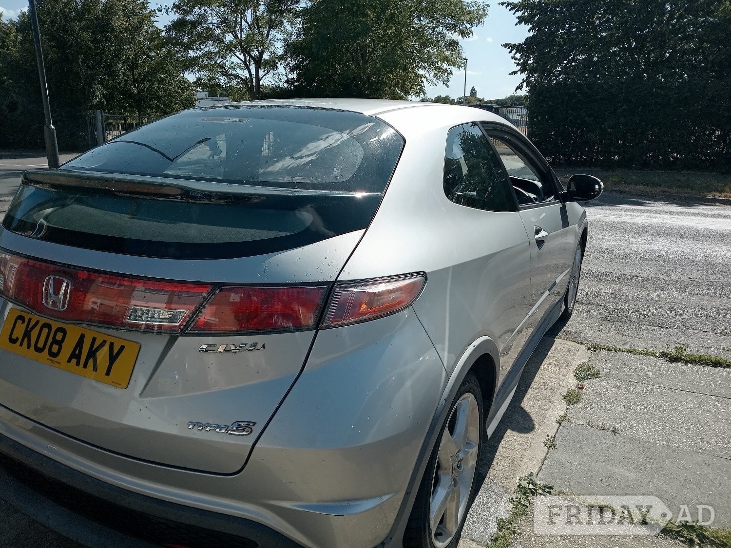Honda civic type s with 12months mot - Cars in Crawley
