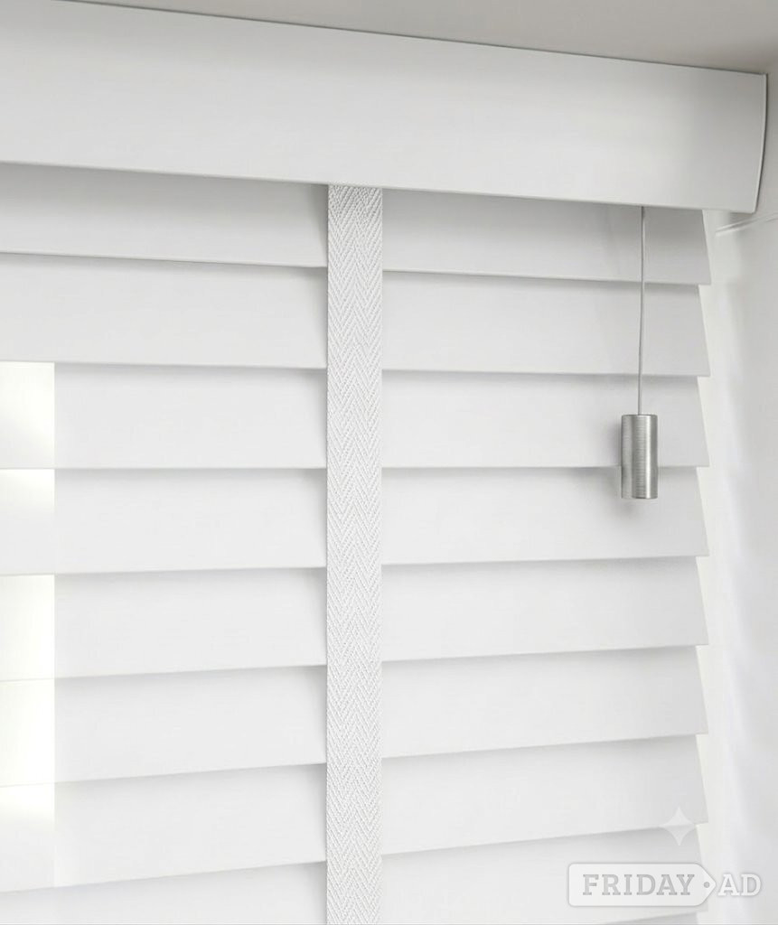 Peterborough Premium Woodlux Brilliant White Blind (Taped) - 171cmx182cm. Brus