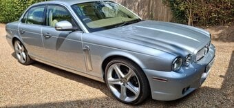 2009 JAGUAR XJ EXECUTIVE