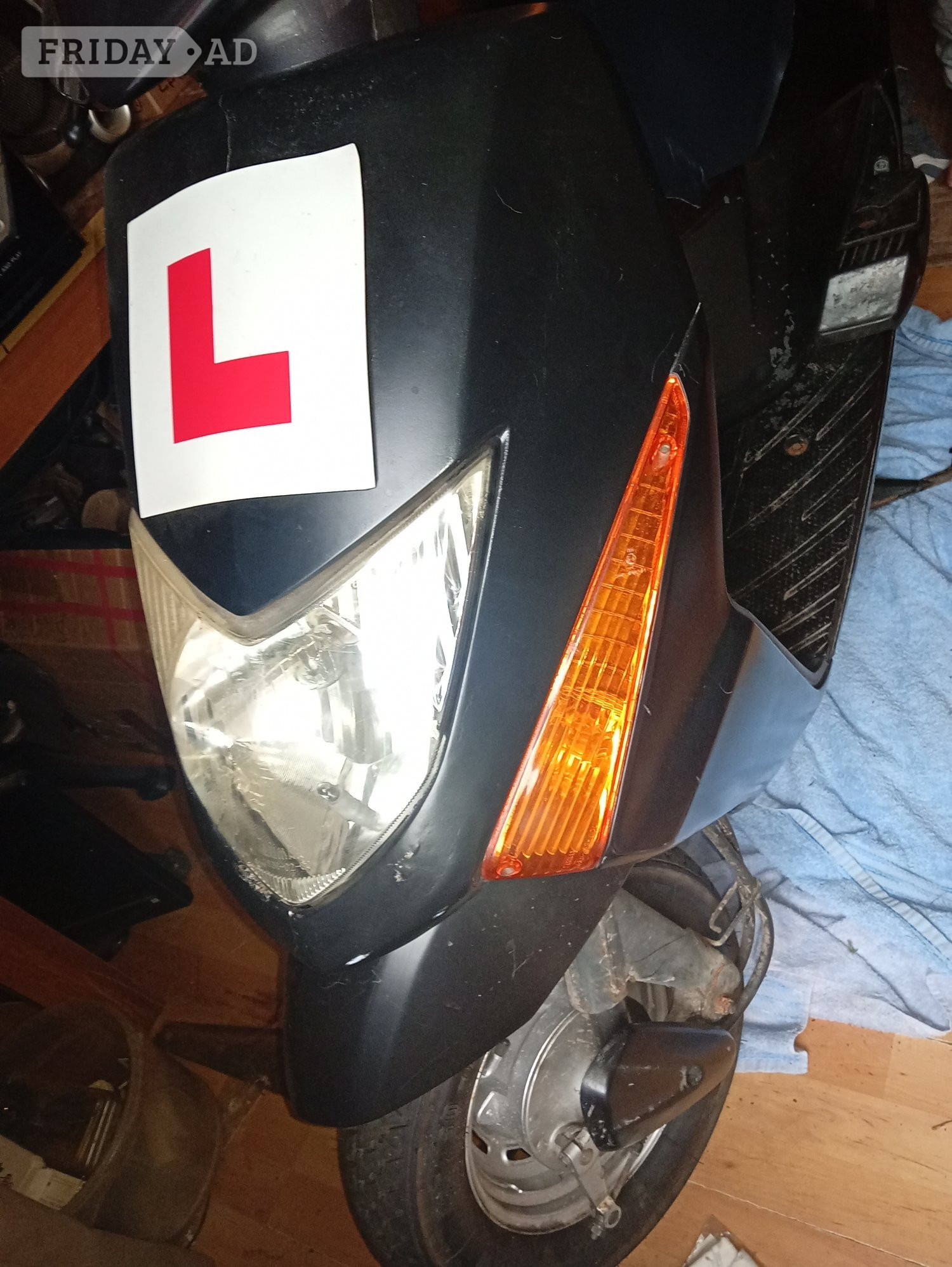 Honda lead SCV100F-E Scv Crawley
