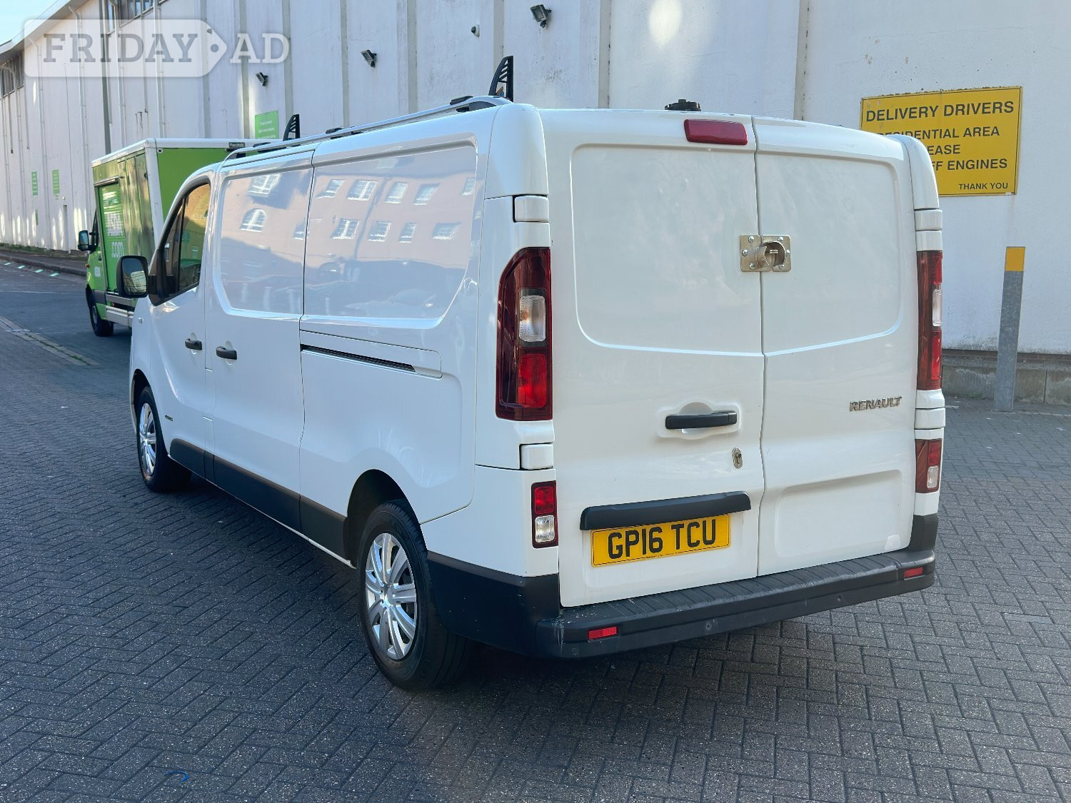 2016 Renault Trafic Business Plus - New Years MOT - Long Wheelbas - Vans & Commercial Vehicles in Brighton