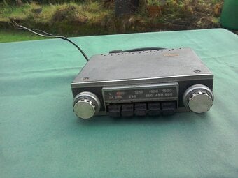 Classic car radio, m/l radio mobile.