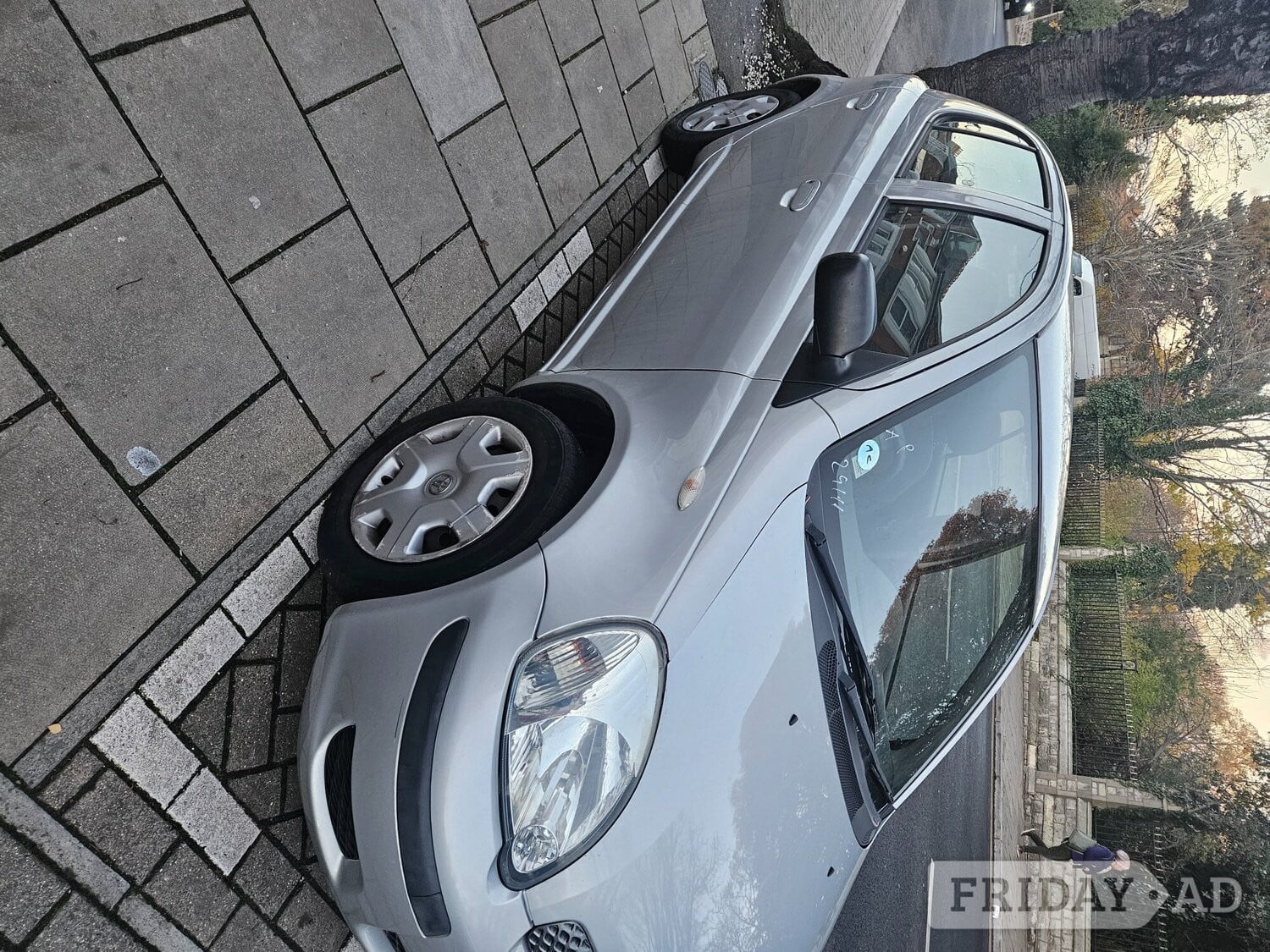 TOYOTA YARIS 1.0 CC, 5 DOOR, MANUAL ONLY 74K MILES, HISTORY £1295 - Cars in Bromley