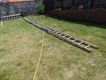 Triple extending aluminium ladder for sale